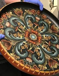 One motif less commonly seen in telemark style is birds. 900 Rosemaling Patterns Ideas In 2021 Rosemaling Pattern Norwegian Rosemaling Decorative Painting