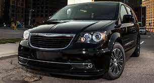 Chrysler Town And Country S Topismag Net Chrysler Town And Country Town And Country Best Family Cars