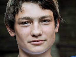 Trauer Um 18 Jahrigen Schauspieler Fynn Henkel Freiburg Badische Zeitung