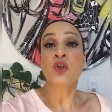 No te pierdas hoy #SagaLive con #AdelaMicha 19:00hrs Natalia Sosa