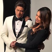 Shah rukh khan laid eyes on gauri chhibber for the first time at a common friend's party in 1984, when he was only 18 years old. From Shah Rukh Khan To Kareena Kapoor Khan These Bollywood Stars Prove Interfaith Marriages Work Entertainment Photos Gulf News