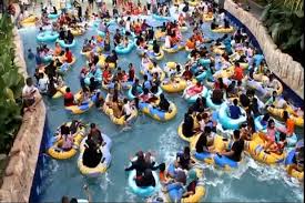 Menikmati Slanik Waterpak Satu Satunya Kolam Ombak Di Lampung