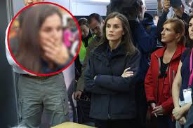 Lanzan barro a Letizia Ortiz y su cara lo dice todo: 'A ti no te...'