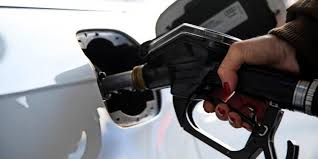 Und wann ist tanken am günstigsten? Diese Apps Helfen Die Gunstigste Tankstelle Zu Finden