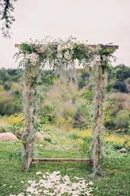 For Brides Looking To Take On A Diy Wedding Project Handmaking The Arch Is A Special Task That Is Sure To Shine Outdoor Wedding Wedding Arch Backyard Wedding