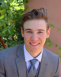 Meet the director, Kate Carvalho! Since sixth grade I have been involved in  Speech and Debate and it has been what I feel has defined me as a person.  Competing in middle