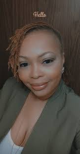 Tamara Simmons's Instagram, Twitter & Facebook