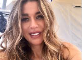 Η 7χρονη δίνει μάχη για τη ζωή της στο τέξας όπου υποβάλλεται σε γονιδιακή. Errika Prezerakoy Sygklonizoyn Oi Pasxalines Ths Eyxes Gia Th Mikrh Anastasia In Gr