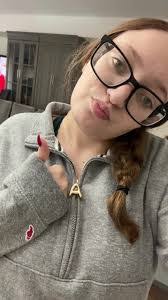 Alyssa Knutson's Instagram, Twitter & Facebook