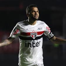 Posicionamento de daniel alves, do são paulo, por meio de sua. No Brasil So Jogo No Sao Paulo Diz Daniel Alves
