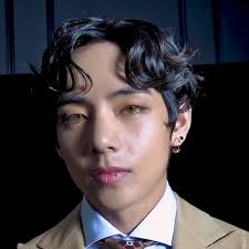 Taehyung Curly Hair In 2020 Curly Hair Styles Taehyung Bts Aesthetic Pictures