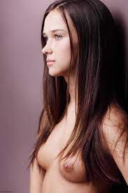 18 year old girl celebrates her birthday with nude posing 