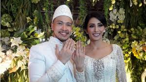 Muhammad iqbal nurfajri, make up and hair do by cindy febriani/bintang.com). Sosok Raiden Soedjono Suami Tyas Mirasih Yang Gugat Cerai Istri Setelah 4 Tahun Menikah Surya
