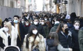 La mascherina all'aperto non è più obbligatoria, ma ci sono alcune situazioni in cui deve essere indossata. Mascherine All Aperto Gravi Rischi Per La Salute Parla L Esperto Una Follia Da Fermare Libero Quotidiano