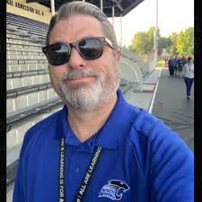 Jonathan Lyons (@jlyonsSMHS)