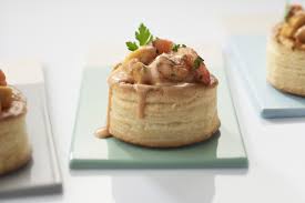 Vol Au Vent Ou Bouchees A La Reine De Supremes Souffles Ecrevisses A La Sauce Nantua Parfait Pour Une Entree A La Vol Au Vent Recette Ravioli Sauce Nantua