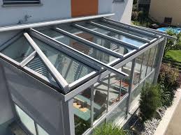 Effektiver sonnenschutz muss außen an fenstern angebracht werden, hier zeige ich dir eine. Alu Wintergarten Mit Sonnenschutz Fenster Schmidinger Wintergarten Schiebetursysteme Sonnenschutz Fenster