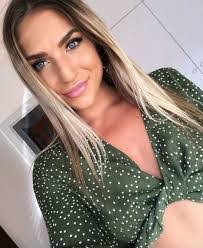 Amber Harwig's Instagram, Twitter & Facebook