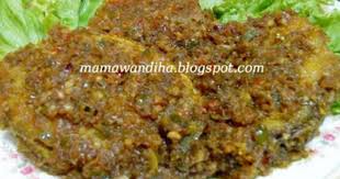 Resep ikan kembung goreng garing banget tidak lengket dan tidak perlu dibalik. Resepi Ikan Goreng Berlada Hijau Pawtaste Com