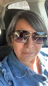 Beto Quintanilla el corrido los Gustos De Rolando Jr empezamos a festejar  el día De Las Madrecitas a todas y a cada una feliz día