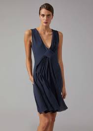 Trova la nostra collezione di abiti emporio armani da donna in blu su vestiaire collective. Mordrin Eslovenia Dormencia Giorgio Armani Vestiti Da Cerimonia Mamaindeval Com