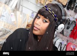 VV Browm participant à l'ouverture du magasin « Claire's », rue de Rivoli à  Paris, France, le 30 mai 2012. Photo de Denis Guignebourg/ABACAPRESS.COM  Photo Stock