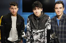 Frankie jonas, aka the bonus jonas, has officially graduated from an audio program, with support on march 29, the youngest of the jb bunch graduated from tennessee's blackbird academy, a. How Old Are Each Of The Jonas Brothers Now