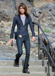 Die bestätigung einer weiteren neuen staffel kam dann erst im april. Hawaii Five O Kono In Welcher Folge Wurde Kono Angeschossen Filme Und Serien Hawaii Five 0