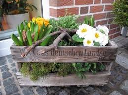 Bepflanzte Weinkiste Weinkiste Garten Terrasse Fruhlingsdekoration Weinkiste Pflanzideen