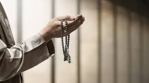 Sholat tasbih adalah sholat sunnah yang dilakukan dengan membaca tasbih ketika sholat. Tata Cara Dan Bacaan Doa Sholat Tasbih Kumparan Com