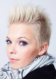 Therefore, a balanced look is created. 29 Short Blonde Hair Ideas For Blonde Bombshells In 2021 Womens Hairstyles Short Wedding Hair Short Hair Styles