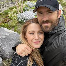 The sisterhood is still going strong! Premiere Ryan Reynolds Und Blake Lively Mit Baby Gesichtet Promiflash De