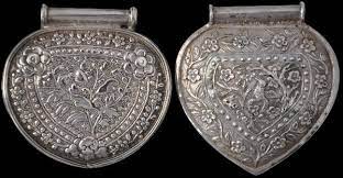 People collect them only from mature plants and usually in the best form. Silver Malay Caping Michael Backman Ltd