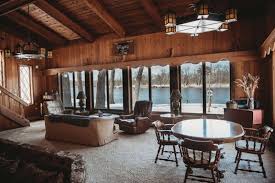 Baraboo Vacation Rental Cabin Tucked In The Woods With A Beautiful View Of The Wisconsin River Wisconsin Dells Cabins Wisconsin Dells Vacation Cabin Rentals