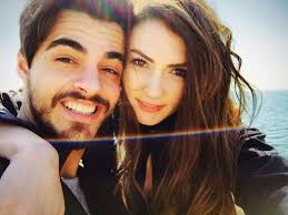 Savas Ve Nazli Gunesinkizlari Savnaz Unluler Kizlar Cift