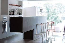 Abbiamo preparato per voi 15 fantastiche idee sull'arredamento bar a cui potrete ispirarvi per creare il vostro angolo personale! Angolo Bar In Casa Foto Design Mag