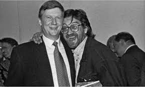 Первый гроб мы получили из афганистана, мой друг витя тяпин привез, мой одноклассник, который там служил лейтенантом с первых дней войны. Druzya Do Groba Nemcov I Chubajs Chubajs I Shevchuk Hudshaya Forma Antinarodnosti Eto Psevdonarodnost Sasha Bogdanov Livejournal