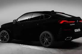 Bmw Devoile Un Modele En Vantablack D Un Noir Si Intense Que Le Vehicule En Perd Ses Reliefs Bmw X6 Bmw Voitures Noires