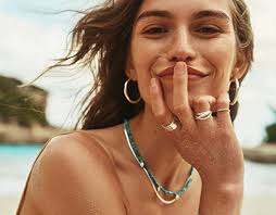 Monica Leonardo Projects :: Photos, videos, logos, illustrations and  branding :: Behance