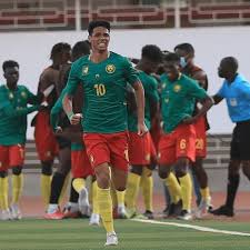 Premiere video de l'émission en ligne boto237 avec en guest star etienne etoo qui nous dévoile son univers vestimentaire et qui partage avec l'équipe boto237. Coupe D Afrique U 20 Samuel Eto O Reagit A La Prestation De Son Fils Etienne