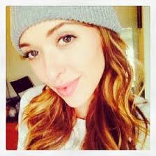 Kerry Lockhart's Instagram, Twitter & Facebook