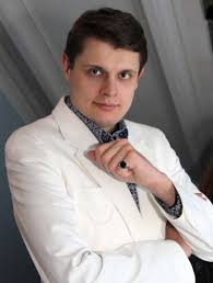 Он назвал себя достойнейшим гостем передачи, показал свою книгу о. Skolko Let Evgeniyu Ponasenkovu Kakoj Znak Zodiaka