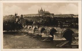 Navíc se jedná o jednu z nejzachovalejších gotických staveb v evropě. Karlsbrucke Karluv Most Bridge Prag Ansichtskarten Lexikon