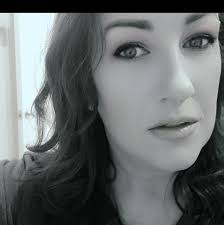 Carrie Chamberlain's Instagram, Twitter & Facebook