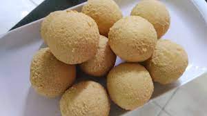 Tahu bulat adalah cemilan sederhana dari bahan kedelai yang crispy dan gurih rasanya dan murah meriah harganya. Cara Membuat Tahu Bulat Gurih Dan Lembut Youtube