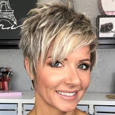 Shelly Mercer's Instagram, Twitter & Facebook