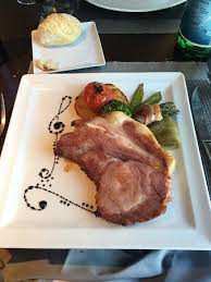 Hubby S Pork Loin Dish Photo De Restaurant Des Trois Couronnes Cite De Carcassonne Tripadvisor