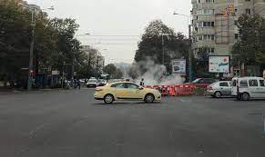 200 de blocuri din sectorul 5 al capitalei au ramas fara apa calda si caldura. ReprezentanÈii Radet Se Chinuie De Cateva Zile SÄ GÄseascÄ Cauza Unei Avarii Din Tomis 3 Locatarii Unui Bloc Nu Au CÄldurÄ Focuspress Ro