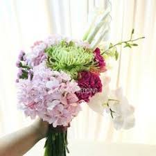Untuk membuat diy barang bekas berikut, ambil sejumlah sendok plastik lalu. 16 Bunga Tangan Hand Bouquet Ideas Wedding Instagram Hand Bouquet