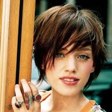 Coiffure Carre Tres Effile Coupe Carre Effile Degrade Court Coupe Cheveux Mi Court Coupe De Cheveux Courte Coiffure Carre Court